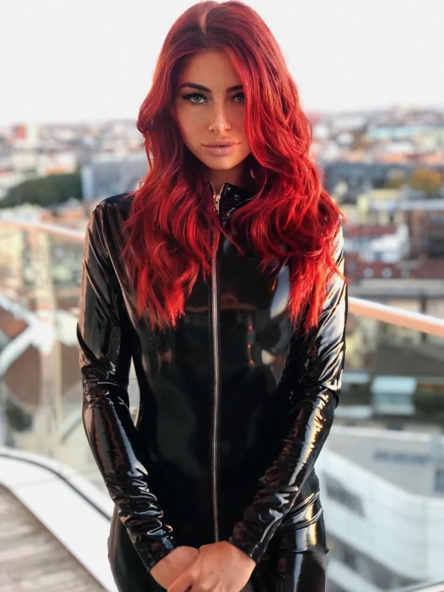 Inès, 26 ans, soumise européenne